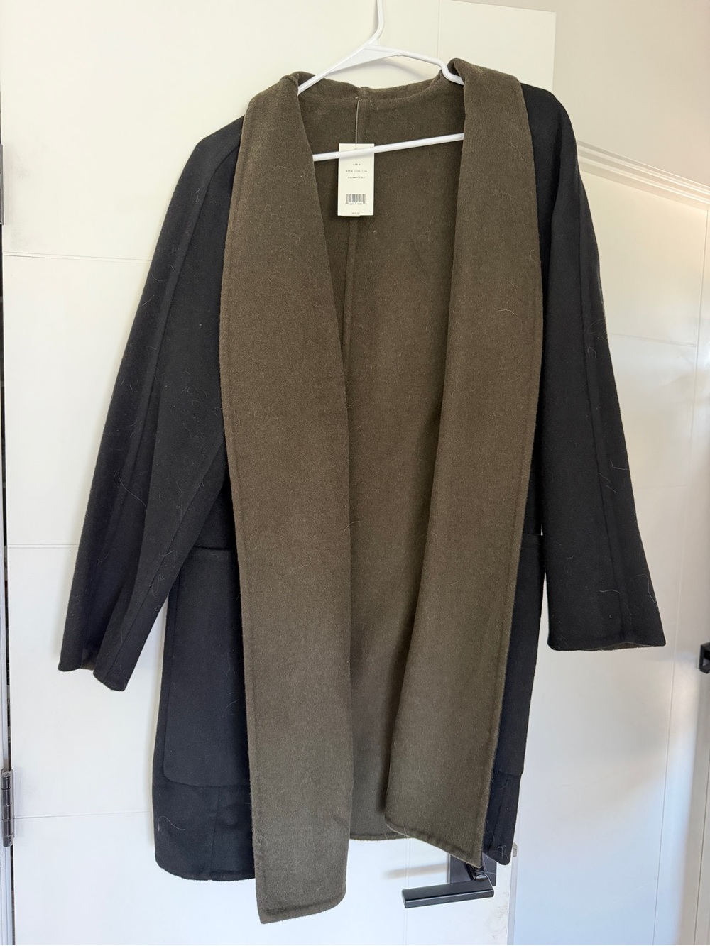 Vince Reversible wool coat - Black & Olive green brand new!
